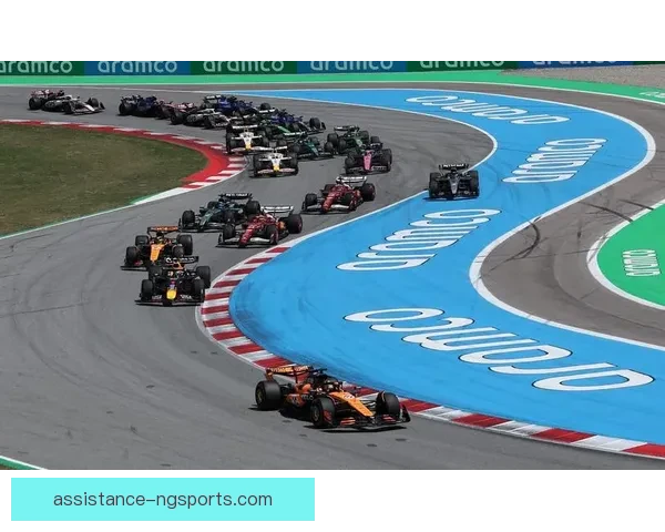 F1赛季最新动态：顶级车队争夺战升级 新技术革新引领比赛未来发展