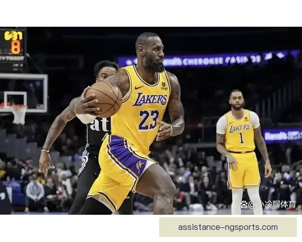 詹姆斯复出带领湖人逆转勇士引爆全场焦点之战季后赛前景再掀热议