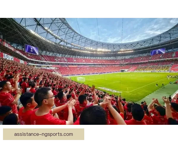 国际体育赛事高潮迭起 各大顶级球队激战正酣 球迷热情高涨引爆赛场气氛